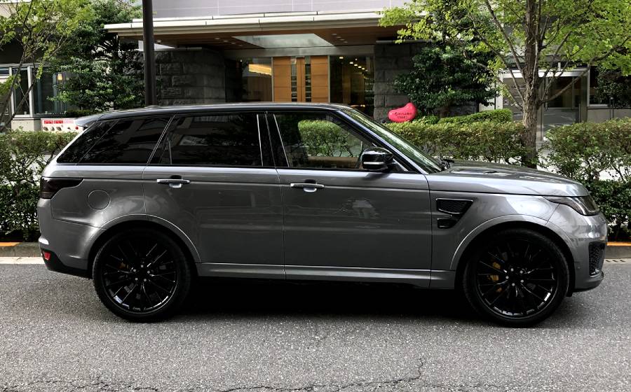 ファイティングブルオートで販売する、ランドローバー　レンジローバースポーツ SVR最上級グレード 5.0ℓ正面画像