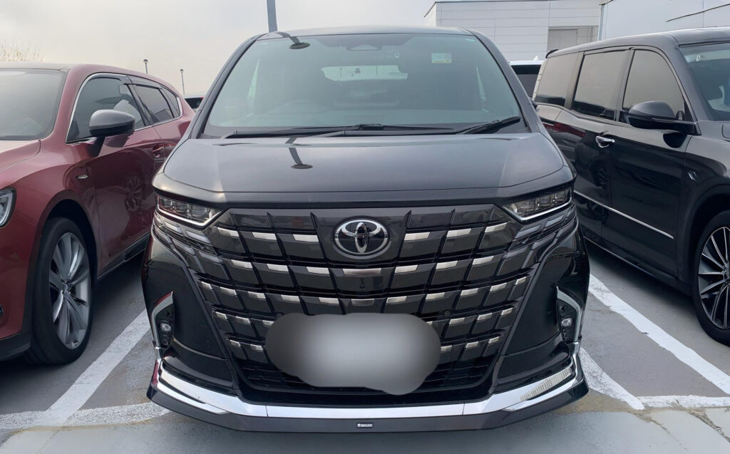 ファイティングブルオートで販売する、40アルファードエグゼクティブラウンジ_正面画像