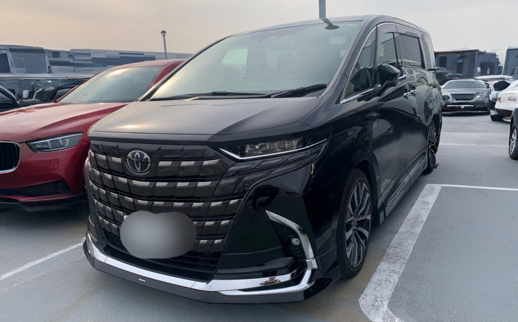 ファイティングブルオートで販売する、40アルファードエグゼクティブラウンジ_左斜め正面画像